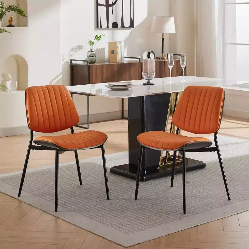 Chaise de salle à manger moderne du milieu du siècle en similicuir avec dossier incurvé, chaise sans accoudoirs pour salle à manger ou cuisine