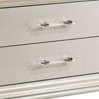 Table de chevet à 2 tiroirs avec pieds en acrylique et accents de cristal, argentée