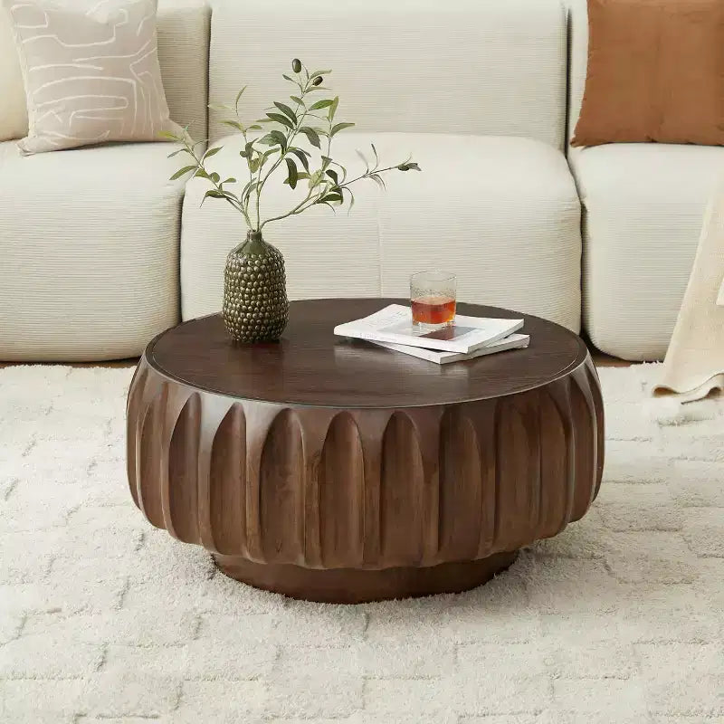 Table basse ronde en bois de 31,5 pouces, table centrale sculptée en bois cannelé de style moderne du milieu du siècle pour salon ou appartement