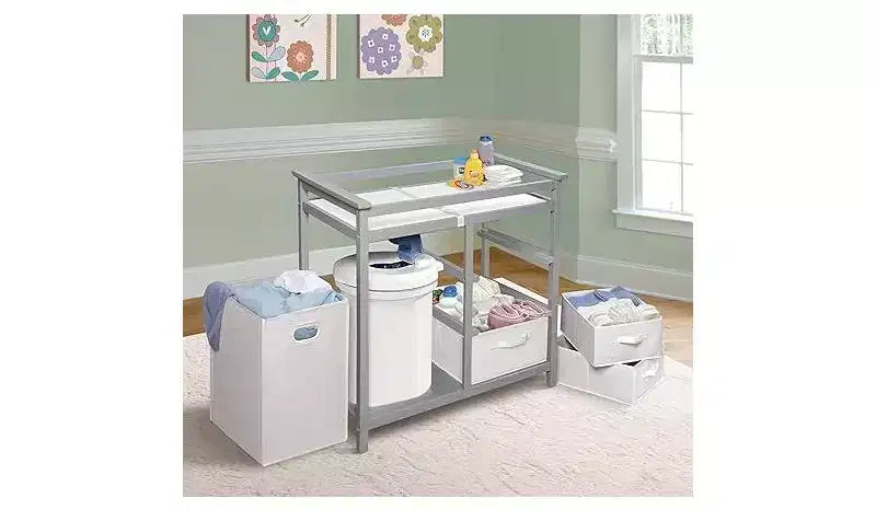 Table à langer moderne avec trois paniers de rangement et une grande panière à linge, cadre en bois durable